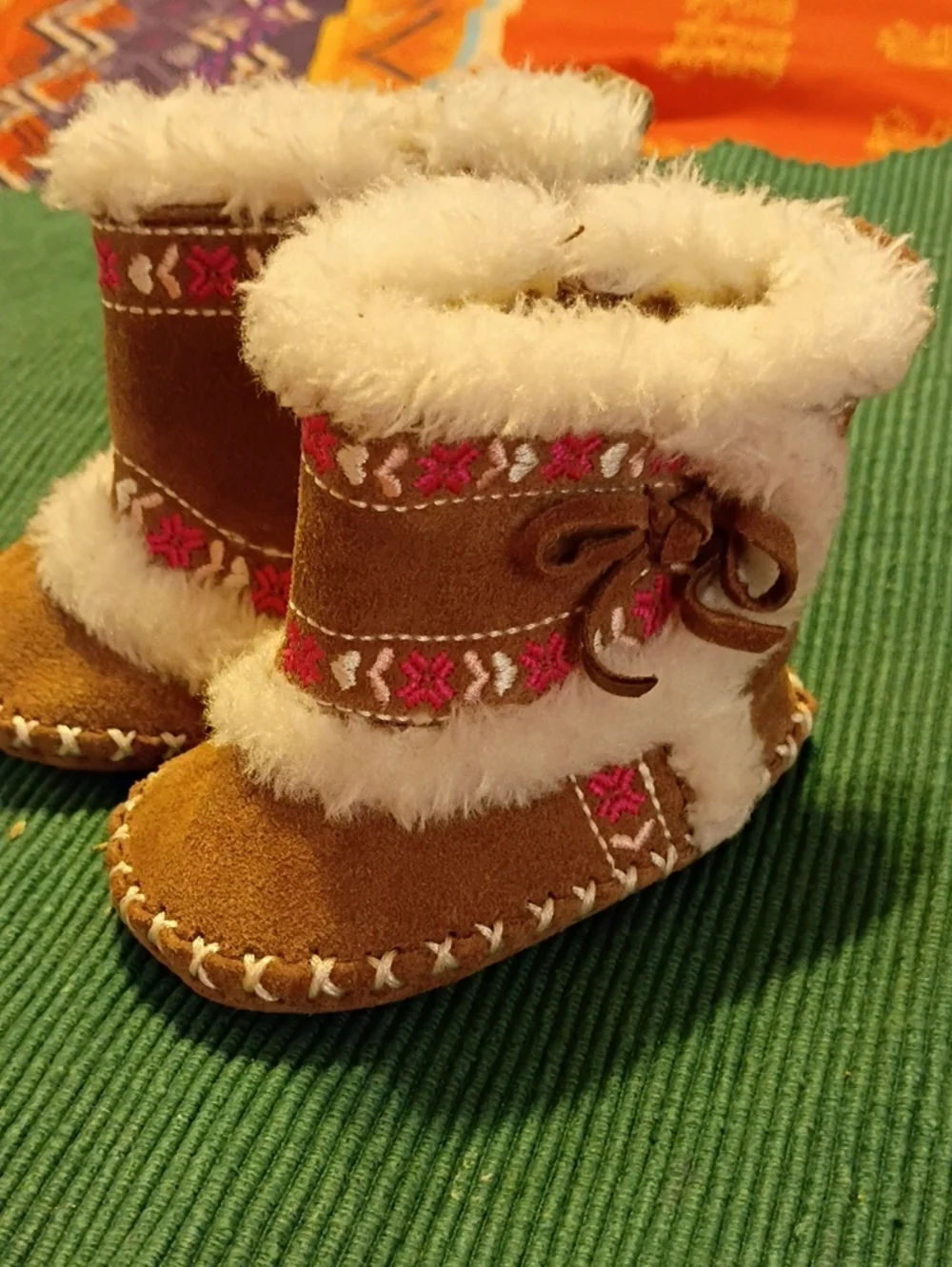 Cozy Brown Faux-Fur Lined Kids Boots with Pink Stitch Detail